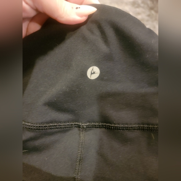 SOLD-Womens 90 degree workout leggings - Picture 3 of 4